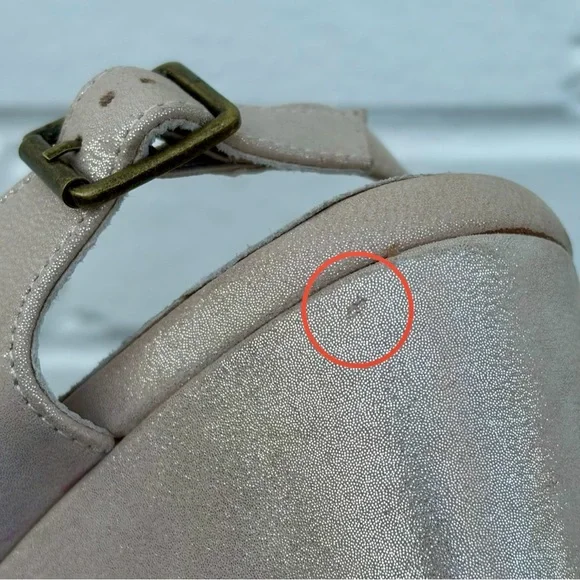 Chocolat Blu Winnie Wedge Sandals in Shimmering Gold, SZ 6/7 LIKE NEW! MSRP $184 - Picture 8 of 9